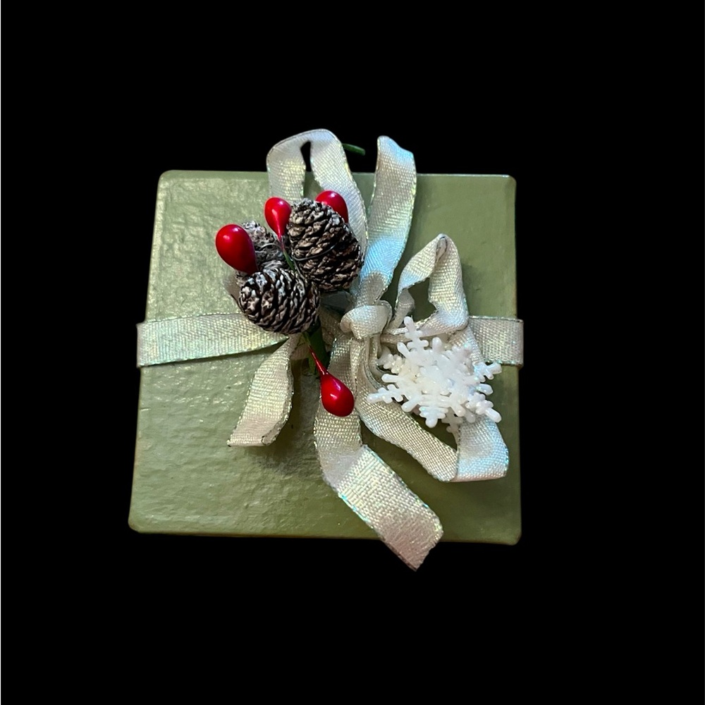 🎄🥾VTG Brinton Bone China Miniature Boot Holly Berries Christmas Shoe Figurine🎄 - Picture 6 of 6